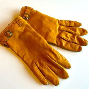 Leather mustard yellow gloves 🧤